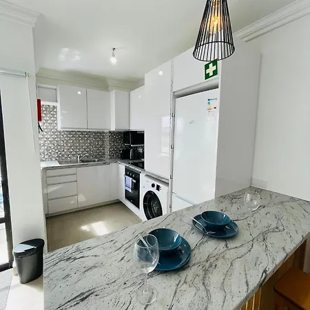 Charming One Bed Flat In * サグレス