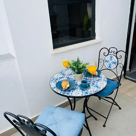 Charming One Bed Flat In *