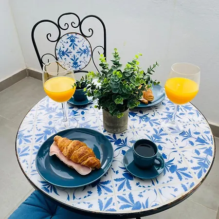 Charming One Bed Flat In Apartament